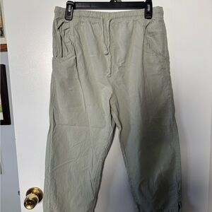 Women’s Casual Pants in Light Olive